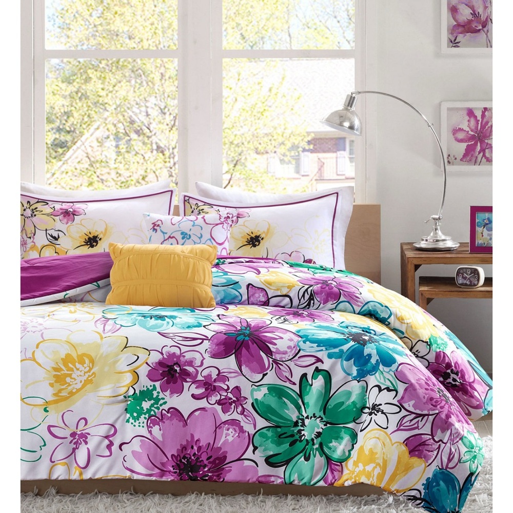 NWT Floral Multicolor Comforter Set